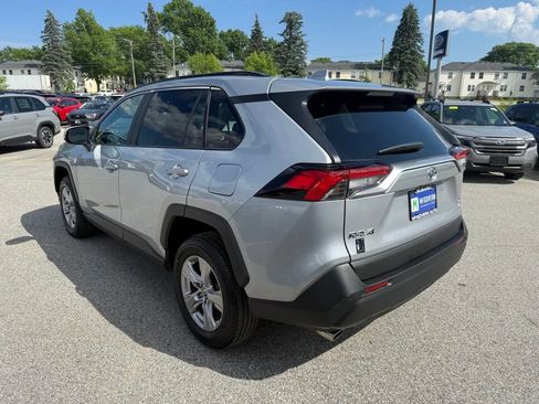 Used 2025 Toyota RAV4 XLE AWD/4WD image 8