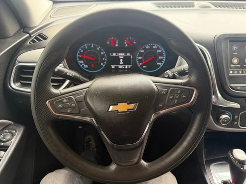 Used 2019 Chevrolet Equinox LS w/ LS Convenience Package FWD image 12