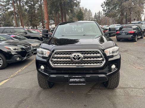 Used 2017 Toyota Tacoma SR5 image 7