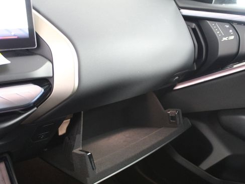 Used 2025 BMW X3 xDrive30i w/ Premium Package image 32