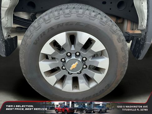 Used 2024 Chevrolet Silverado 2500 Custom w/ Custom Value Package AWD/4WD image 17