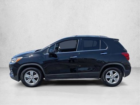 Used 2017 Chevrolet Trax LT w/ LT Convenience Package FWD image 8