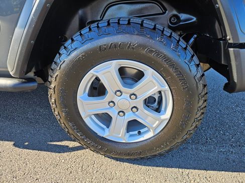 Used 2021 Jeep Wrangler Sport AWD/4WD image 11