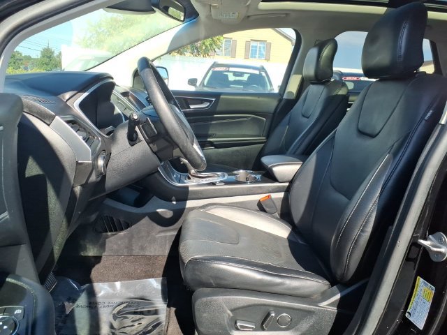 Used 2016 Ford Edge Titanium w/ Equipment Group 302A AWD/4WD image 17