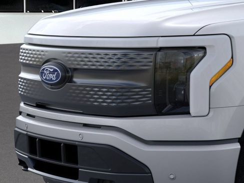 New 2025 Ford F150 Lightning Flash AWD/4WD image 31