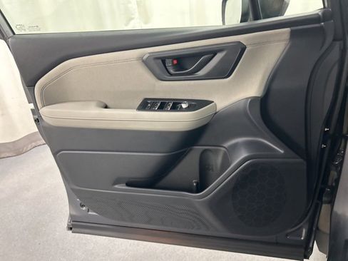 Used 2025 Subaru Forester Premium image 25