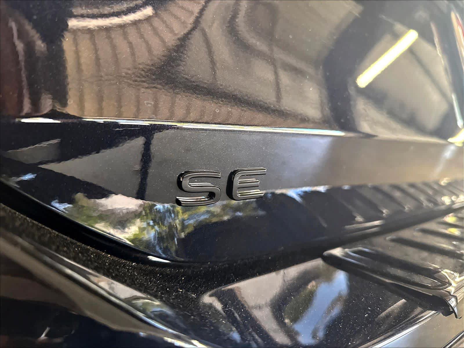 New 2026 Volkswagen Tiguan SE R-Line AWD/4WD image 8