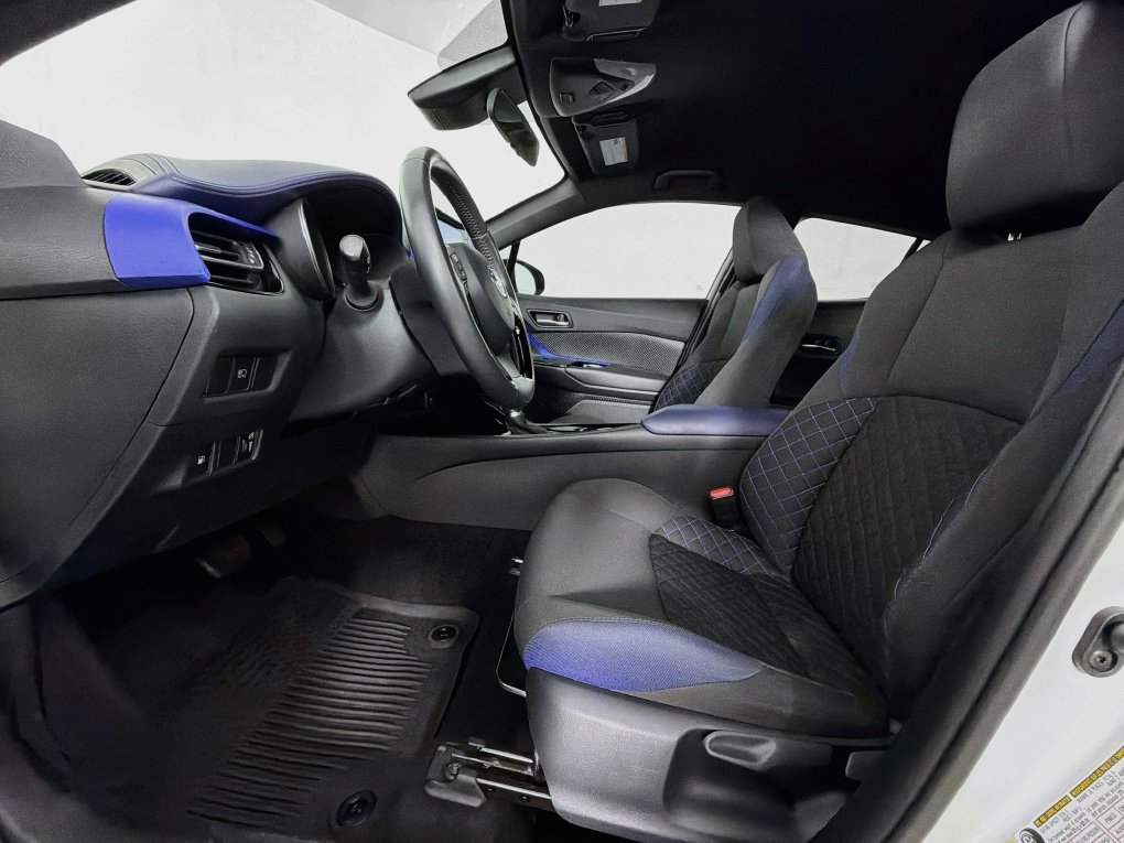Used 2022 Toyota C-HR XLE FWD image 12