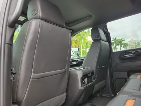 Used 2024 GMC Sierra 3500 AT4 w/ AT4 Preferred Package AWD/4WD image 13