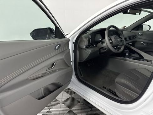 New 2026 Hyundai Elantra SEL Sport Premium FWD image 9