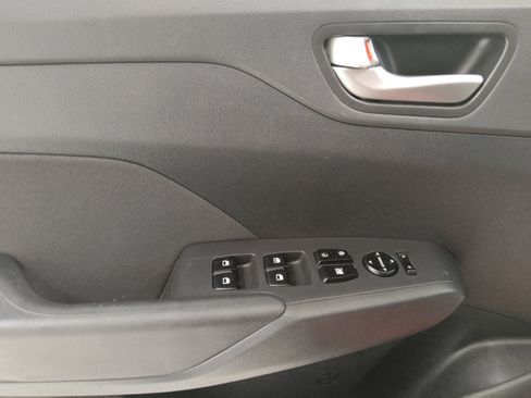 Used 2021 Hyundai Accent SE FWD image 27