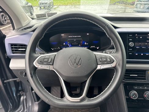 Certified 2023 Volkswagen Taos SE w/ Black Wheel Package FWD image 15
