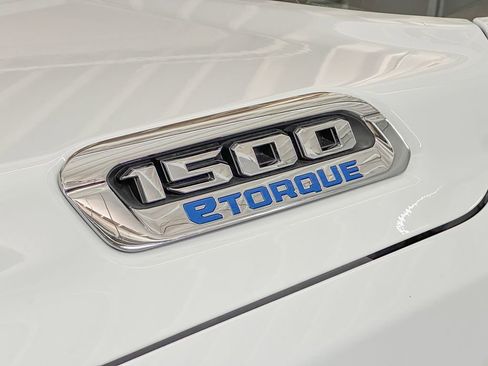New 2026 RAM 1500 Laramie AWD/4WD image 15