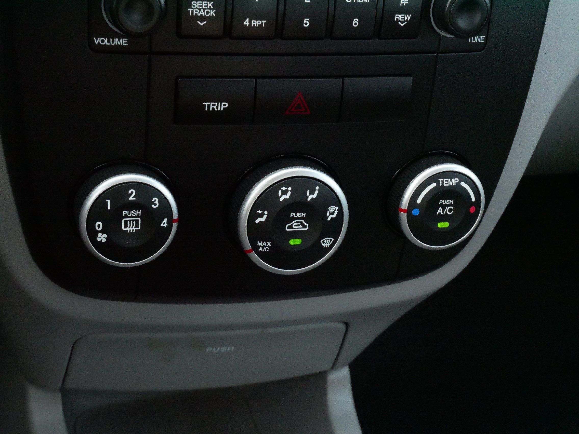 Used 2009 Kia Spectra LX FWD image 23