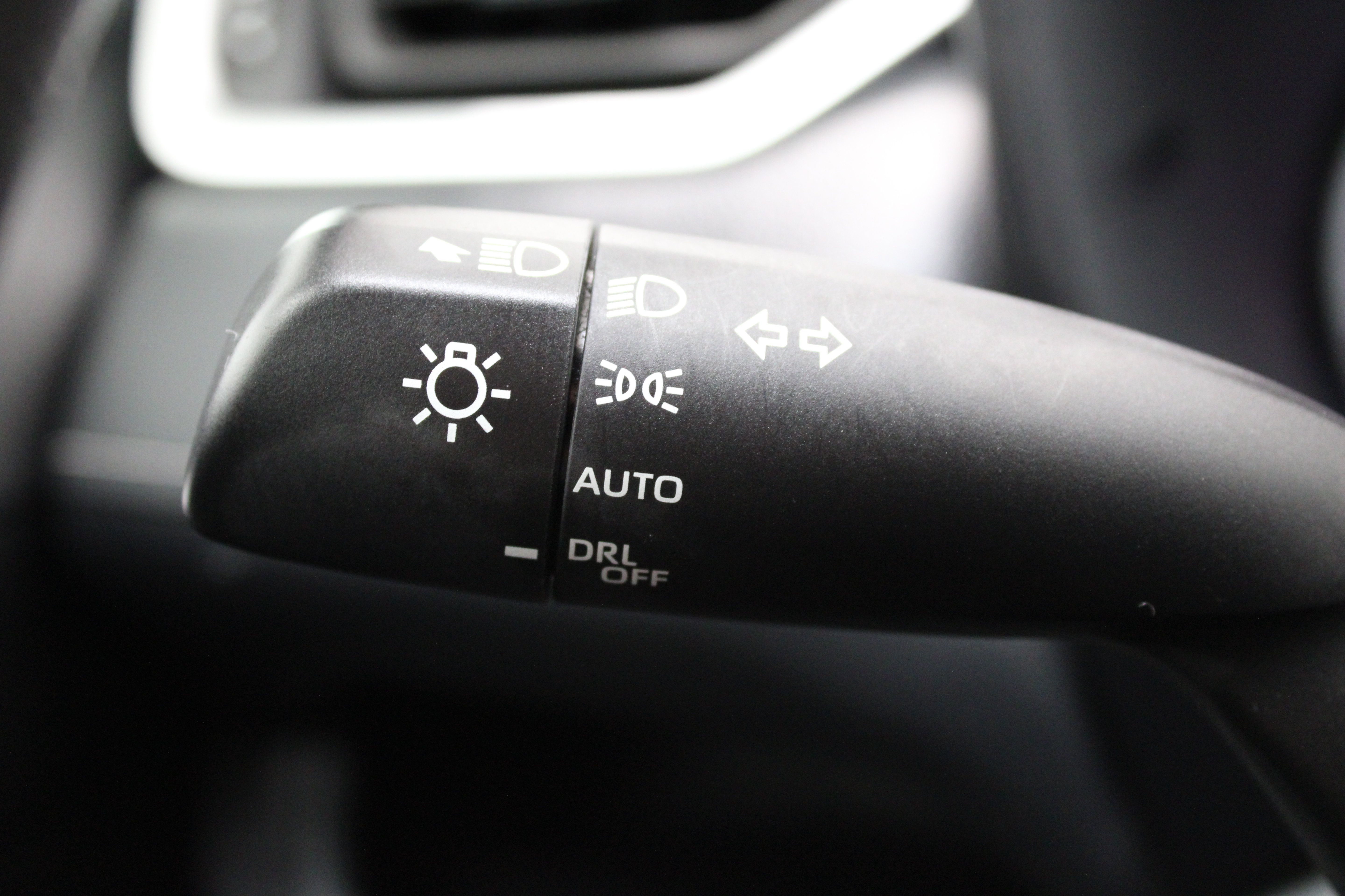 Used 2025 Toyota RAV4 XLE FWD image 25