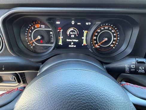 Used 2025 Jeep Wrangler Unlimited Rubicon AWD/4WD image 21