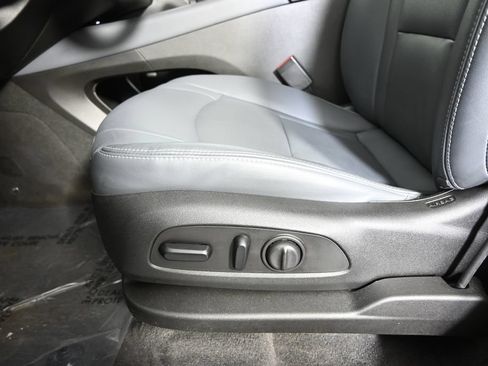 Used 2019 Buick Enclave Premium w/ Experience Buick Package AWD/4WD image 23