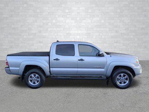 Used 2014 Toyota Tacoma PreRunner image 3