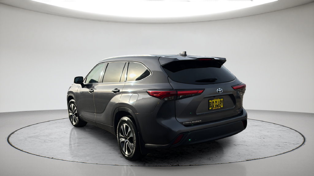 Certified 2020 Toyota Highlander XLE AWD/4WD image 14