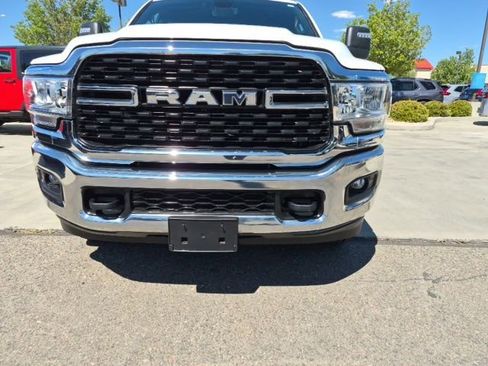 Used 2024 RAM 2500 Big Horn AWD/4WD image 10