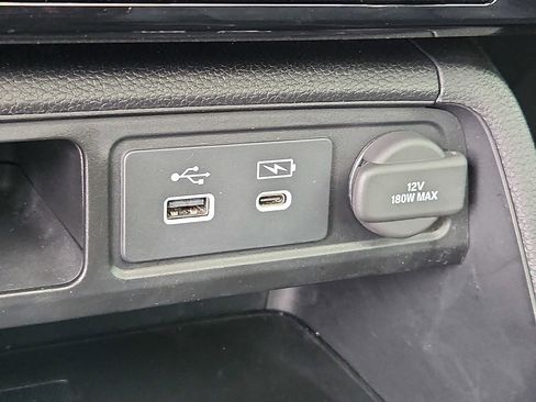 Used 2023 Honda Pilot Touring image 25