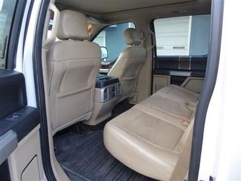 Used 2015 Ford F150 Lariat image 16