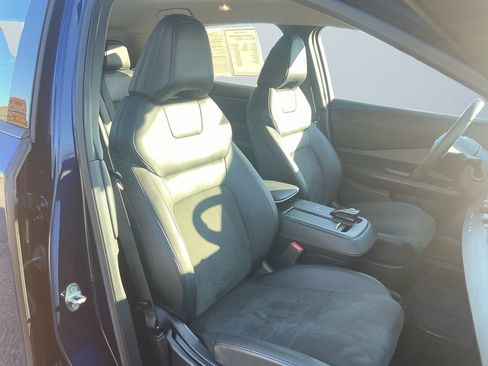 Used 2024 Nissan Ariya AWD image 16
