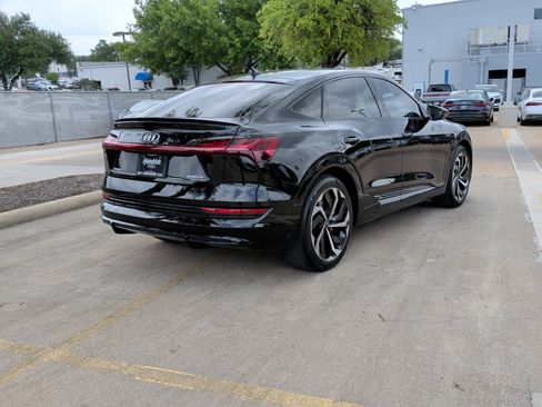 Used 2023 Audi e-tron Premium Plus image 10