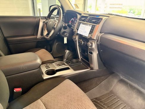 Used 2020 Toyota 4Runner SR5 RWD image 9