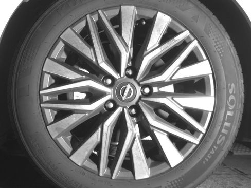 Used 2025 Nissan Altima 2.5 SV image 12