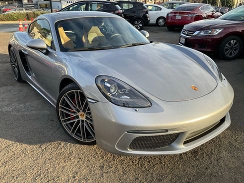 Used 2017 Porsche 718 Cayman S image 1