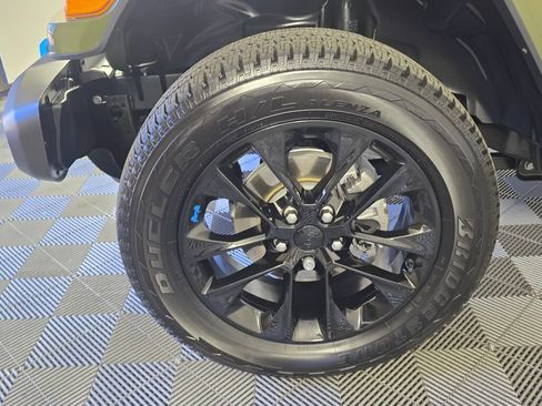 Used 2023 Jeep Wrangler Unlimited Sahara AWD/4WD image 10