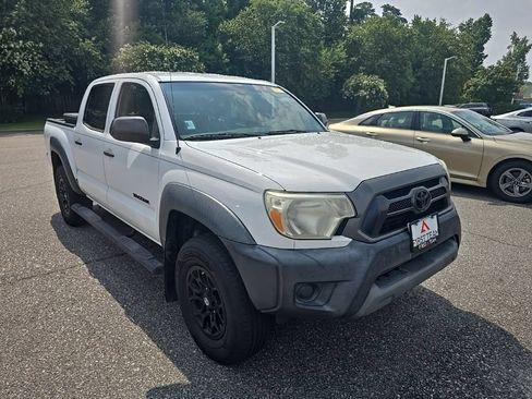 Used 2015 Toyota Tacoma PreRunner w/ Convenience Package RWD image 3