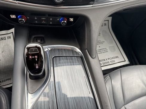 Used 2018 Buick Enclave Essence image 34