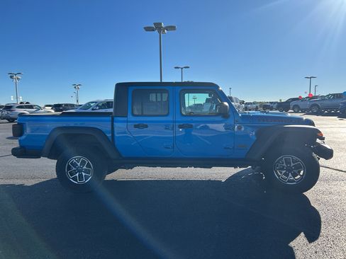 Certified 2024 Jeep Gladiator Rubicon w/ Convenience Group image 4