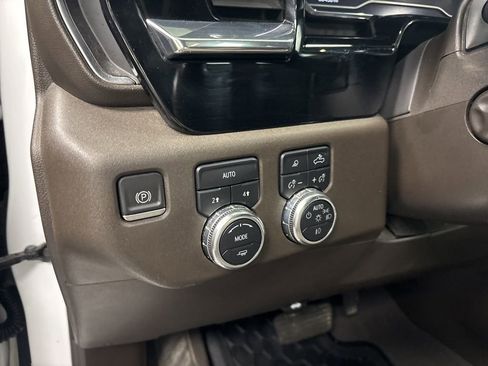 Used 2022 GMC Sierra 1500 SLT image 15
