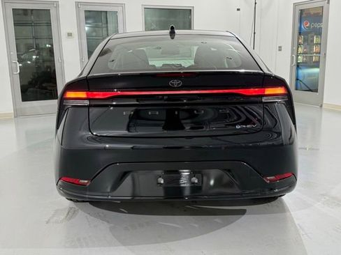 New 2025 Toyota Prius Plug-In Hybrid FWD image 5