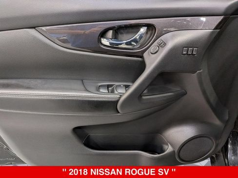 Used 2018 Nissan Rogue SV w/ Premium Package AWD/4WD image 14