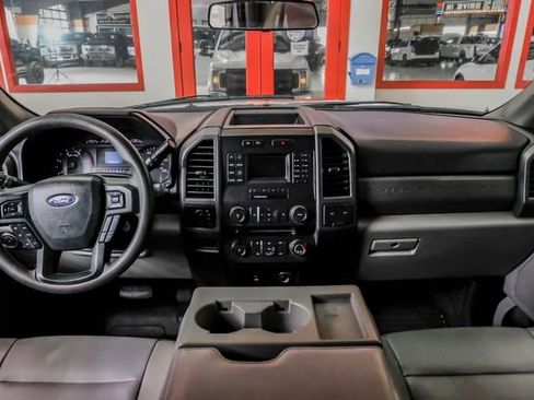 Used 2018 Ford F250 XL w/ Power Equipment Group AWD/4WD image 15