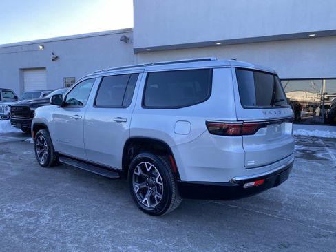 Certified 2024 Jeep Wagoneer Series III image 8