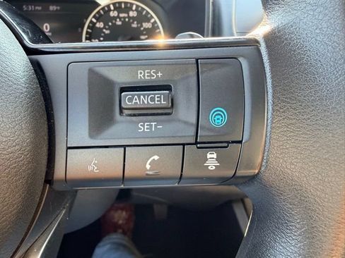 Used 2023 Nissan Rogue SV FWD image 27