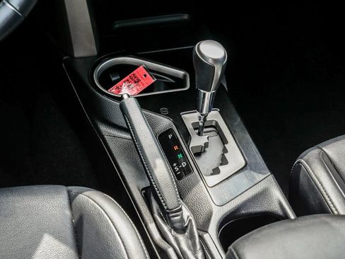 Used 2018 Toyota RAV4 Limited FWD image 27