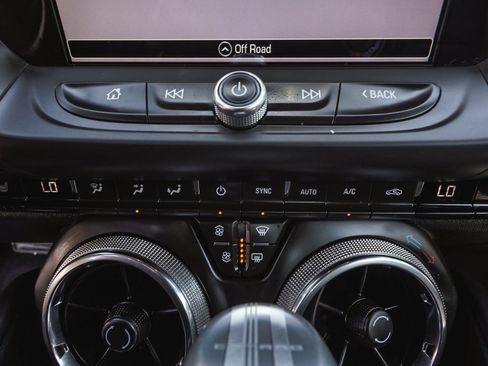 Used 2018 Chevrolet Camaro SS RWD image 35