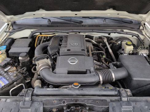 Used 2018 Nissan Frontier SV image 15