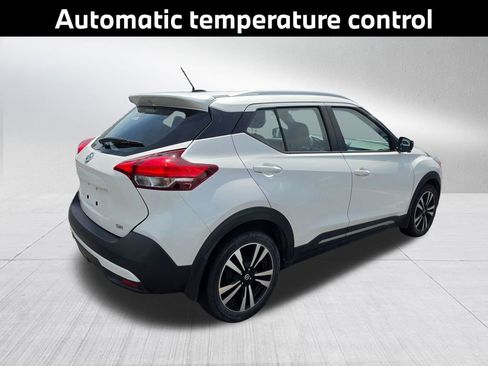 Used 2019 Nissan Kicks SR w/ SR Premium Package FWD image 6