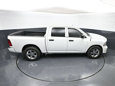Used 2018 RAM 1500 Express RWD image 35