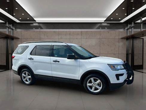 Used 2018 Ford Explorer 4WD image 3