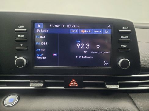 Used 2022 Hyundai Elantra SEL image 25