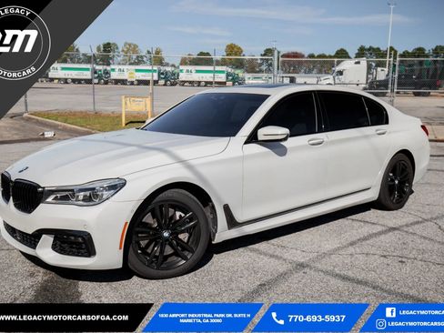 Used 2018 BMW 750i image 1