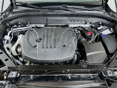 Used 2023 Volvo XC60 B5 Plus w/ Climate Package image 31